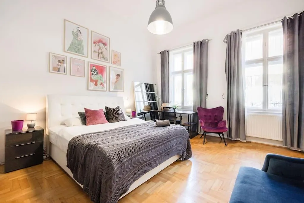 Wellness Duplex Penthouse Sauna & Jacuzzi-Heart Of City Budapest Apartment